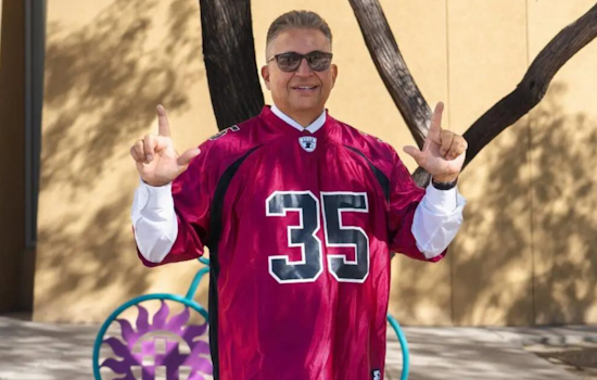 Las Cruces and Albuquerque Mayors Bet Colors on Rio Grande Rivalry Football Game