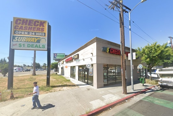 Los Angeles Firefighters Conquer Blaze at West Adams Strip Mall