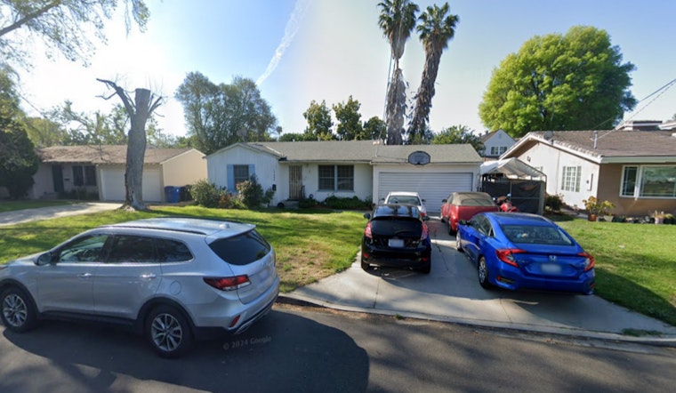 Los Angeles Firefighters Extinguish Reseda House Fire in Swift 14-Minute Operation; No Injuries Reported