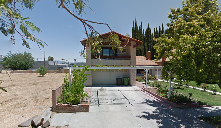 Los Angeles Firefighters Quell Reseda Home Blaze in Under 35 Minutes