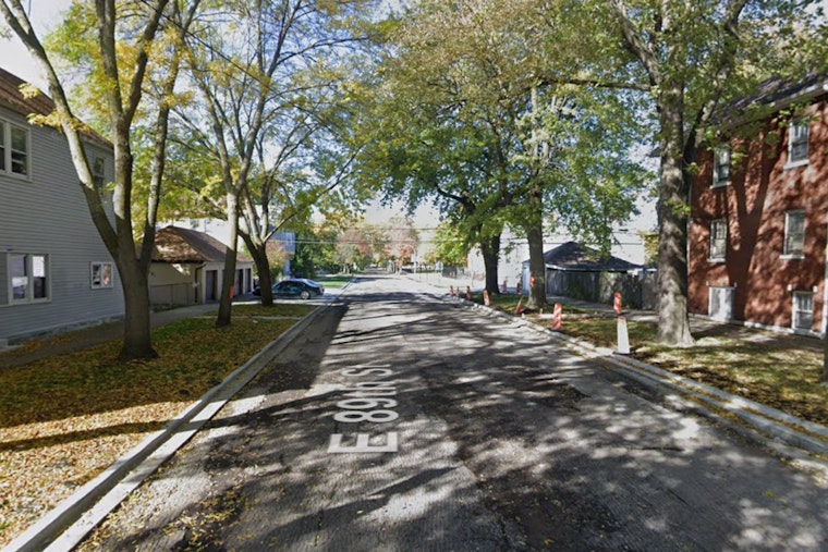 Man Fatally Shot While Seated in Vehicle on Chicago’s South Side, Police Seek Leads