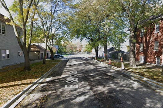 Man Fatally Shot While Seated in Vehicle on Chicago’s South Side, Police Seek Leads