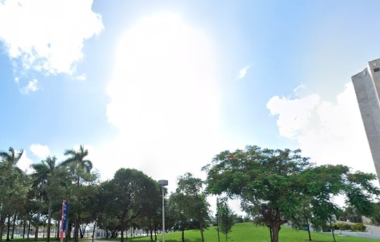 Miami Forecasts a Sun-Soaked Weekend With Brief Showers, Highs Near 90 Degrees