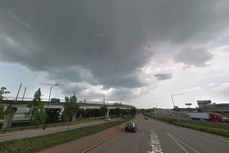 Mild and Moist Weekend Ahead for St. Louis with Possible Showers as NWS Forecasts Cooler Temperatures