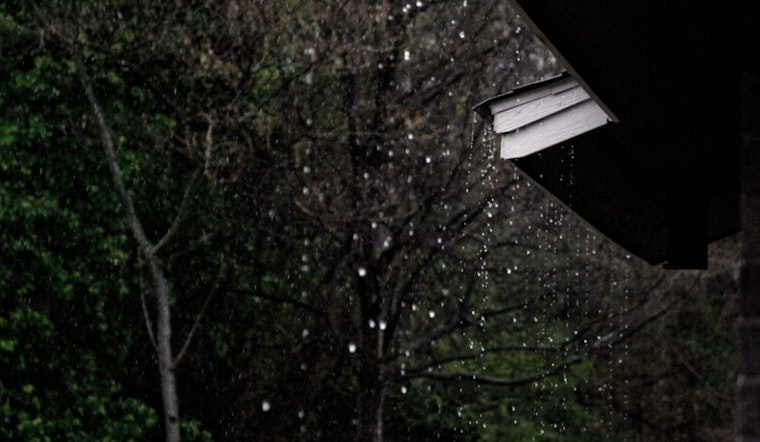 Milwaukee Residents Brace for Intermittent Showers as Temperatures Stay Mild