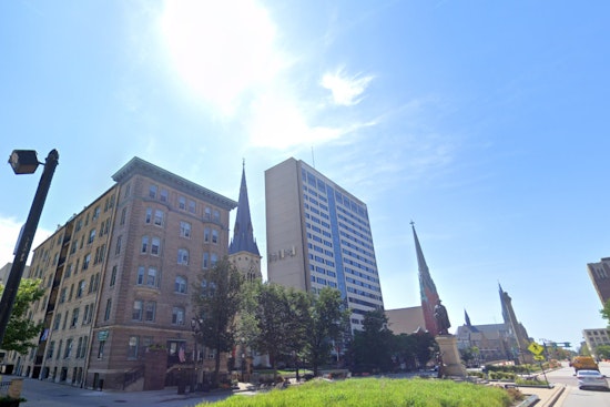Milwaukee Welcomes a Sunny Week With a Hint of Autumn Breeze