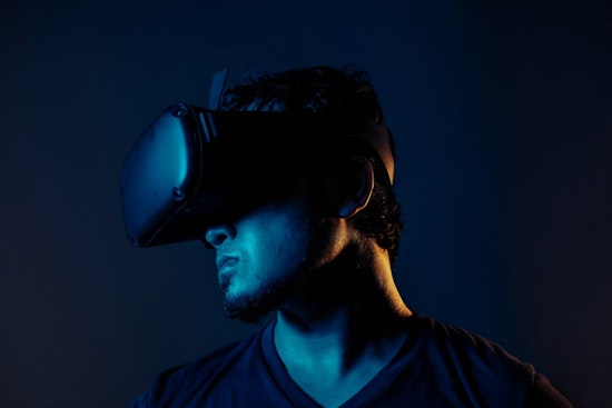 MIT Alum's Startup Brelyon Unveils Revolutionary Light-Bending Display for Ultimate VR Immersion