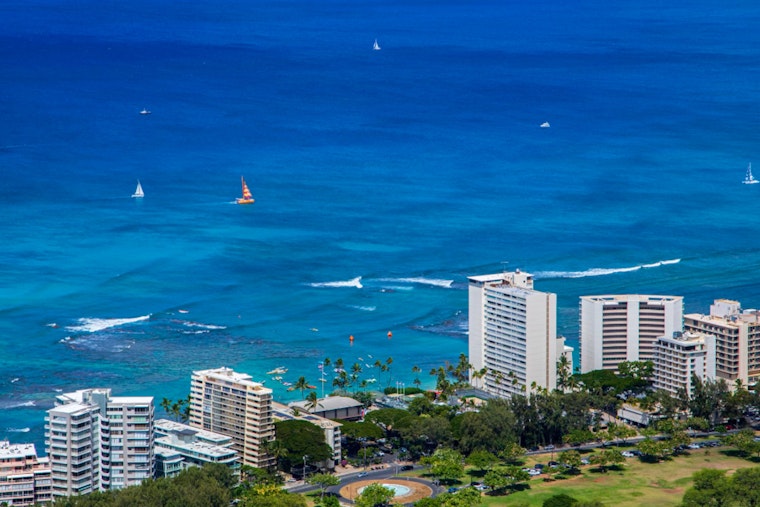 Mixed Weather Week Ahead for Hawaiian Islands with Swings in Trades and Surf Conditions