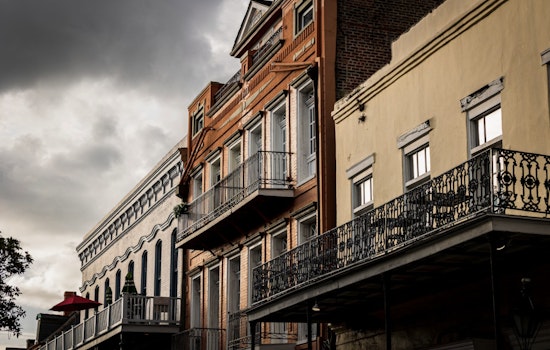 New Orleans Anticipates a Warm and Windy Start, with Rainfall Likely as Week Progresses