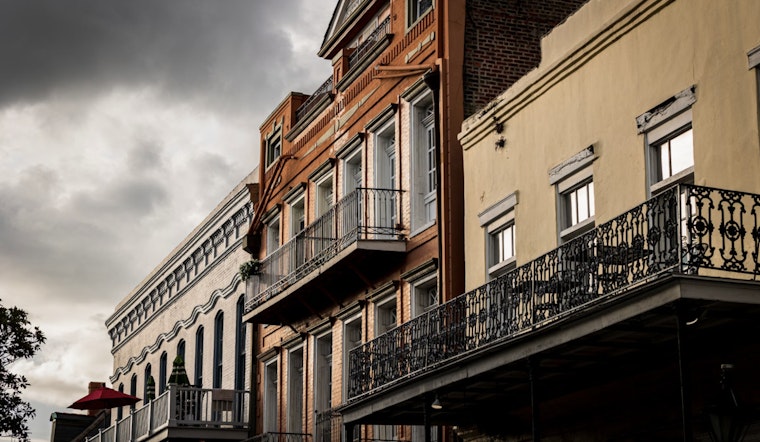 New Orleans Anticipates a Warm and Windy Start, with Rainfall Likely as Week Progresses