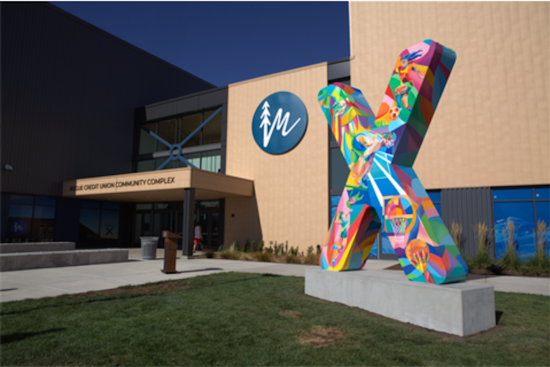 New "Rogue X" Sculpture Unveiled at Medford Community Complex, Symbolizing Athletic Spirit and Natural Beauty
