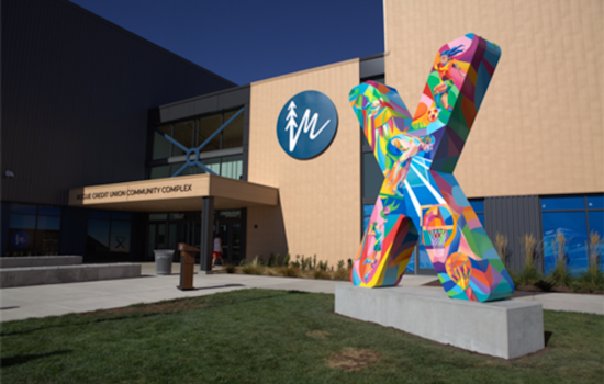 New "Rogue X" Sculpture Unveiled at Medford Community Complex, Symbolizing Athletic Spirit and Natural Beauty