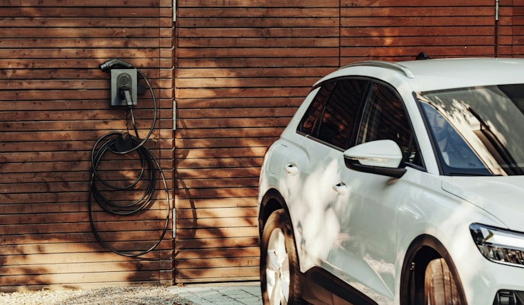 Oak Park to Implement EV Charging Fee in Sustainability Push, Aims for Reduced Emissions by 2050