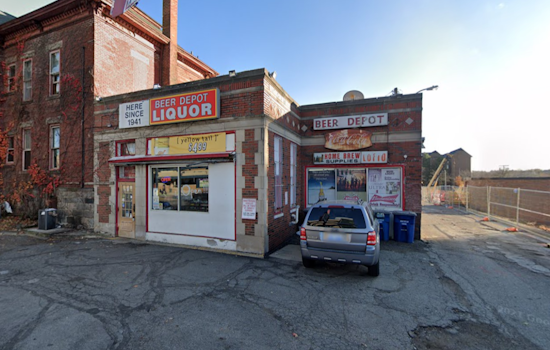 Oakland County Woman Hits Nearly $500K Jackpot with Fast Cash Lottery Ticket in Ann Arbor