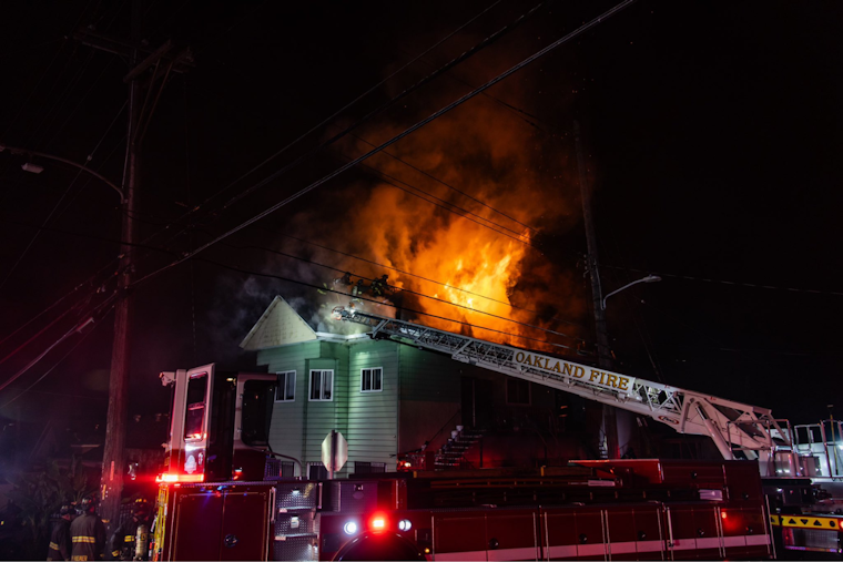 Oakland Firefighters Tame 2nd-Alarm Blaze in Multi-Level Building, No Injuries Reported