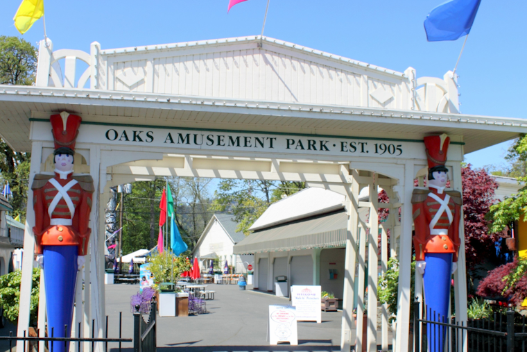 Oaks Amusement Park Sues Ride Manufacturer Zamperla Over Incident Leaving Riders Trapped Upside Down
