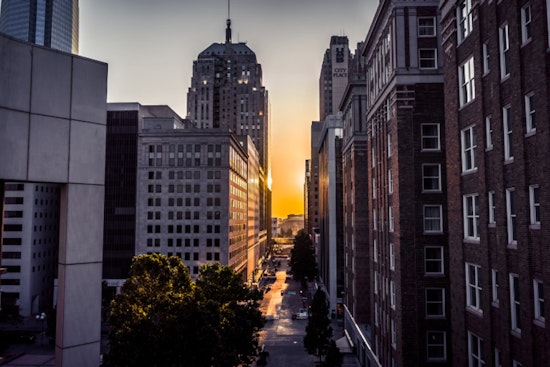 Oklahoma City Basks in Warm, Sunny Days Amid Air Quality Alerts for Ozone