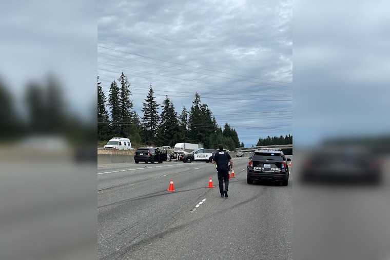 One Dead, One Injured in Everett Apartment Shooting, Suspect Dies After Car Chase Resulting in I-5 Crash