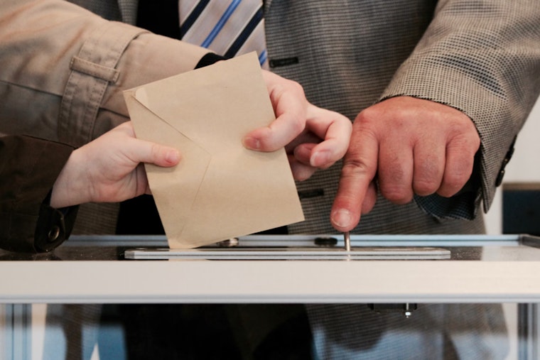 Oregon DMV Rectifies Voter Registration Error, Affirms 2024 Election Integrity