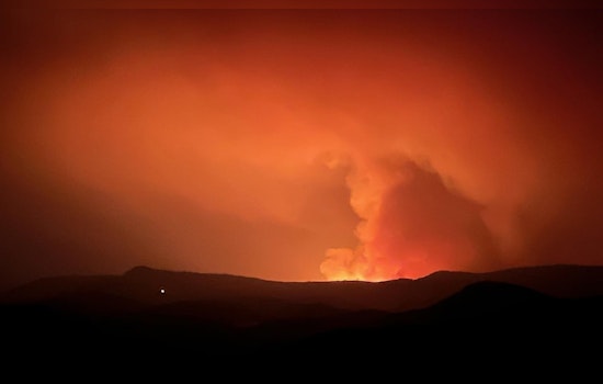 Oregon Governor Declares Emergency as Wildfires Blaze, Firefighters From Multiple Counties and California Team Up