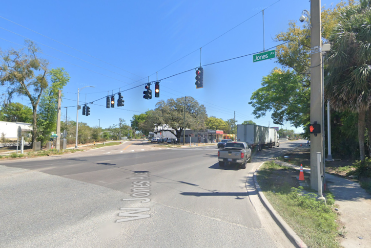 Orlando Man Fatally Injured in Zellwood Collision with Parked Tractor-Trailer