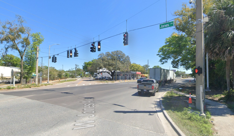 Orlando Man Fatally Injured in Zellwood Collision with Parked Tractor-Trailer