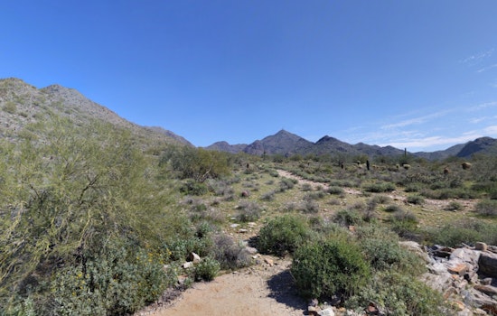 Phoenix Hikers Brave Evening Hours Amid Heat Wave, Despite Emergency Rescues on Popular Trails