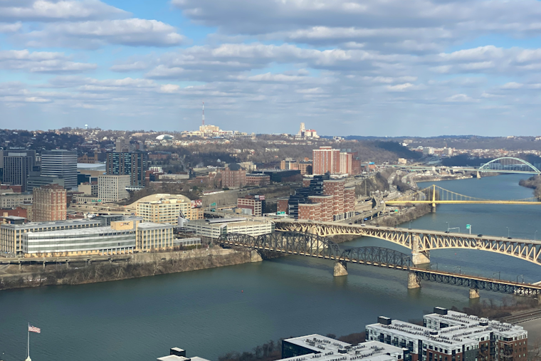 Pittsburgh's Serene Skies Continue as High Pressure Dominates, Rainfall Lurks Southward