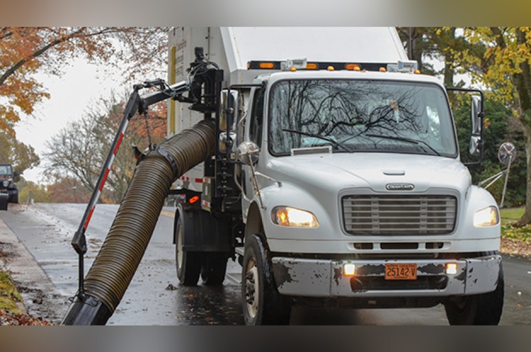 Raleigh Unveils Special Holiday Leaf Collection Program to Enhance Festive Street Cleanliness