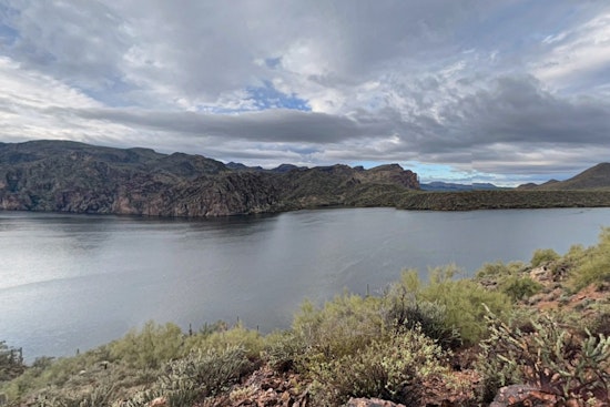 Saguaro Lake Visitors Scramble for Safety Amid Sudden Storm and Cellular Outage