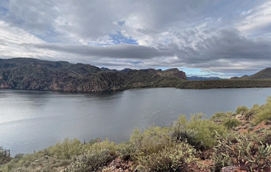 Saguaro Lake Visitors Scramble for Safety Amid Sudden Storm and Cellular Outage
