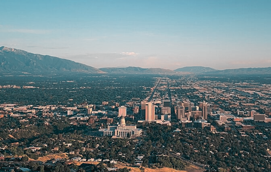 Salt Lake City Welcomes a Blend of Sunshine and Gentle Breezes with Isolated Showers