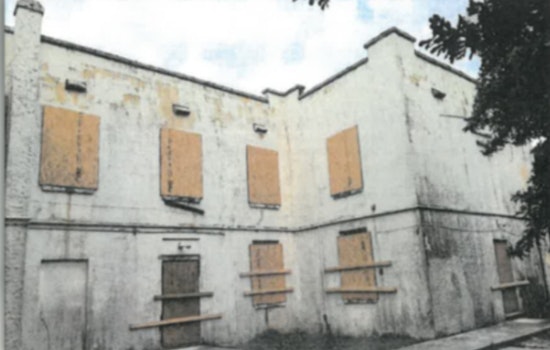 Sarasota’s Historic Colson Hotel Faces Uncertain Future as City Leaders Decide Between Preservation and Demolition Amidst Community Mobilization