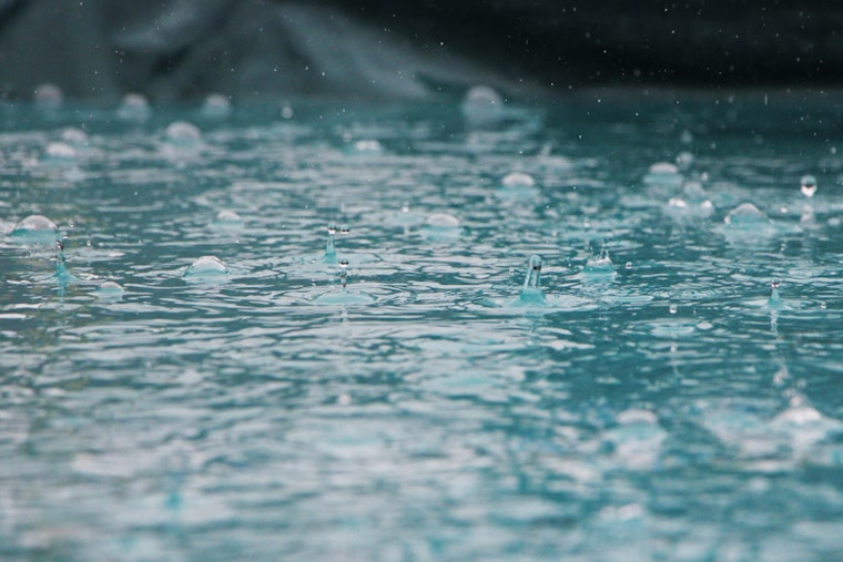 Showers to Affect Hawaiian Islands Over Weekend as NWS Urges Caution in Windward Areas
