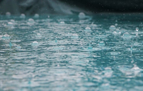 Showers to Affect Hawaiian Islands Over Weekend as NWS Urges Caution in Windward Areas