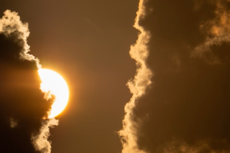 South Florida Weather Holds Steady as Miami Experiences Summer Warmth with a Sprinkle of Rain