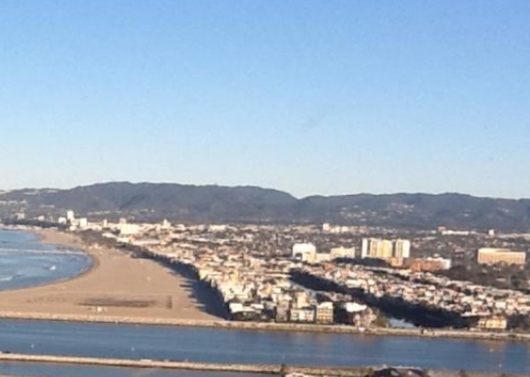 Steady Sunshine on the Horizon for Los Angeles with Clear Skies and Rising Temperatures