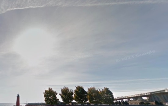 Sunny Spells and Mild Breezes Ahead for Milwaukee, With Chance of Weekend Showers