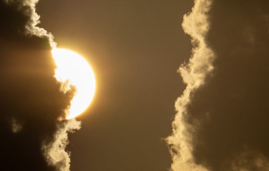 Tampa Braces for Mix of Sun and Thunderstorms with Sweltering Highs Near 91 Degrees