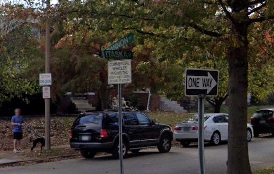 Teenager Robbed at Gunpoint in Broad Daylight in Itaska, St. Louis Police Seek Leads