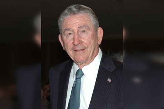 Tennessee's Former Governor Winfield Dunn Dies at 97, Leaving a Legacy of Service and State Development