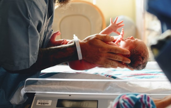 Texas Midwives Push for Recognition Amid Maternal Health Care Crisis, Advocates Seek Medicaid Coverage for Doula Services