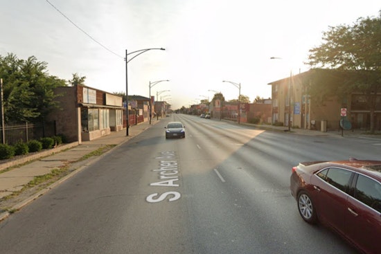 Thieves Smash and Grab ATM from Business in Chicago's Brighton Park
