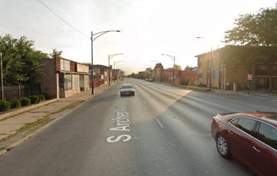 Thieves Smash and Grab ATM from Business in Chicago's Brighton Park