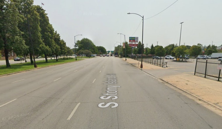 Three Wounded in Late-Night Shooting at South Shore Red Light in Chicago