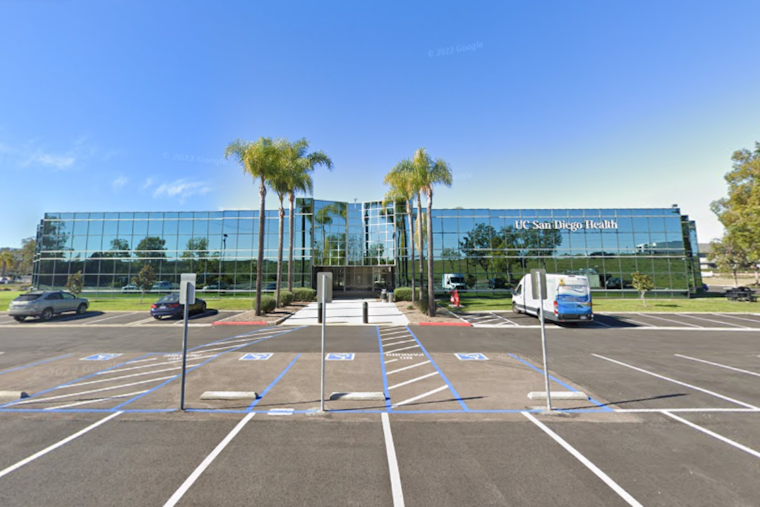 UC San Diego Health Pioneers Operating Room Revolution with Apple Vision Pro, A Surgical Sensation