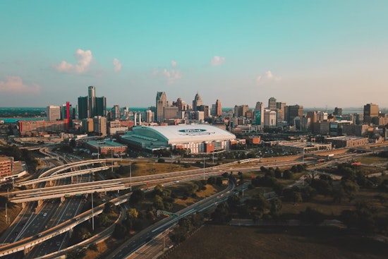 Warm and Sunny Week Ahead for Detroit, with a Chance of Weekend Showers