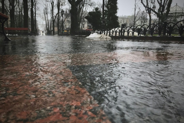 Wet Week Ahead for Atlanta with Showers and Strong Winds as Autumn Nears