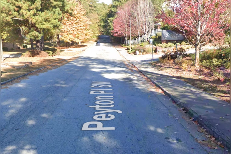 Woman Hospitalized After Shooting in Atlanta, Police Investigate Dispute at Peyton Rd Address