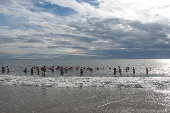 4,000 Enthusiasts Plunge into New Year with Coney Island's Frosty Tradition